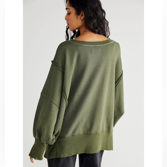 HOST PICK ❣️💚NWOT FREE PEOPLE CAMDEN SWEATSHIRT - Picture 2 of 10